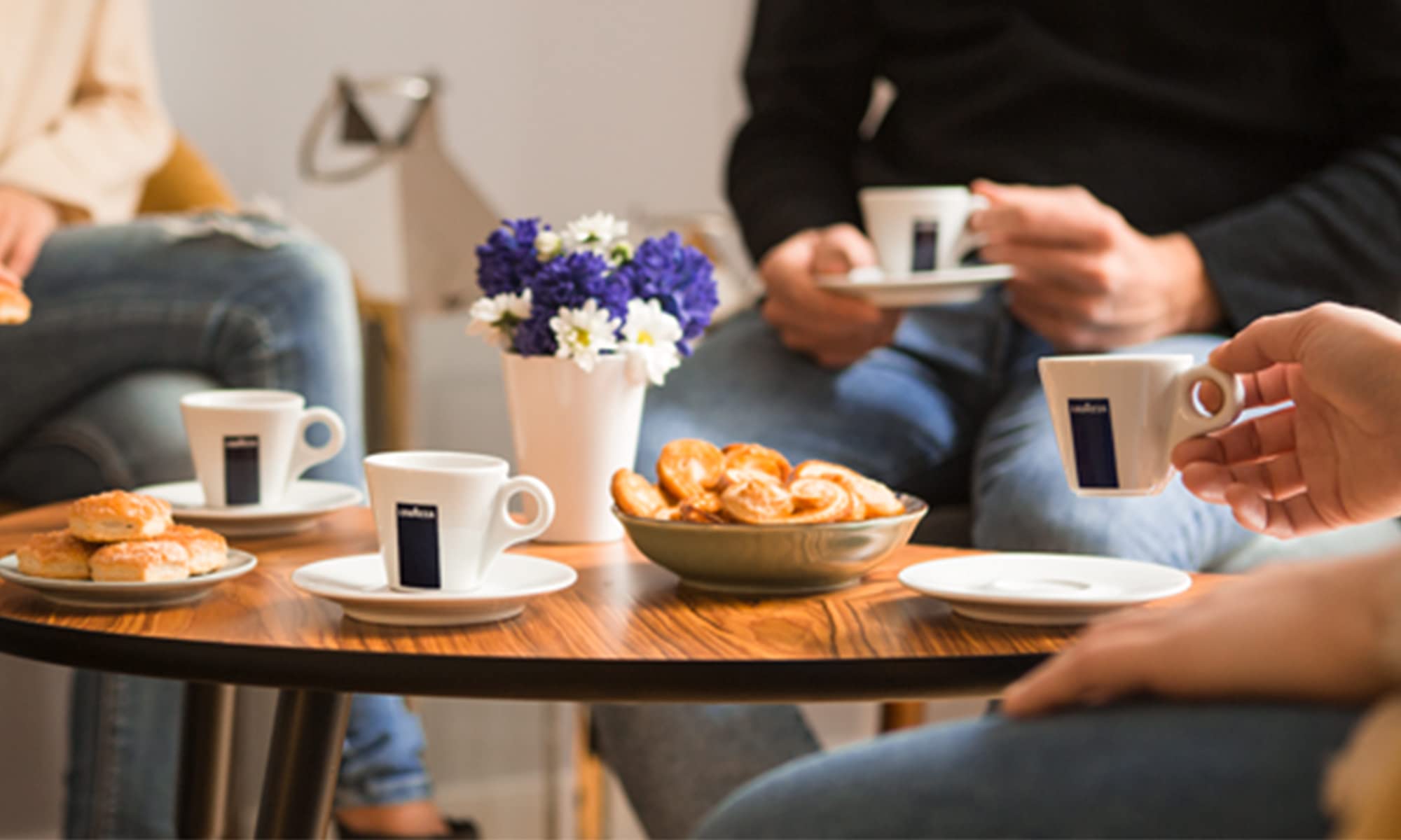 premium-instant-coffee-lavazza